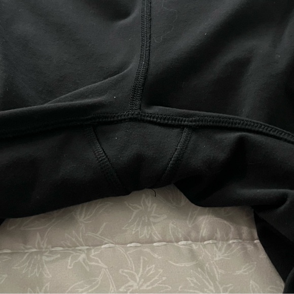 Lululemon Cropped Side Pocket Mesh Leggings Size 4 - Picture 3 of 7